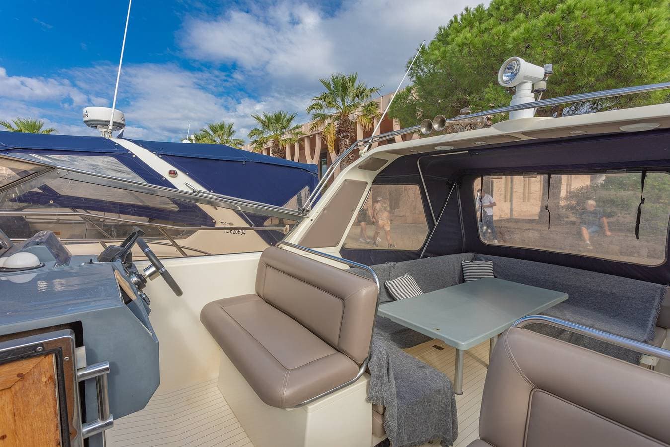 Foto 3 von 24: Boot 'Port De Saint-Raphaël' mit Meerblick und privater Terrasse