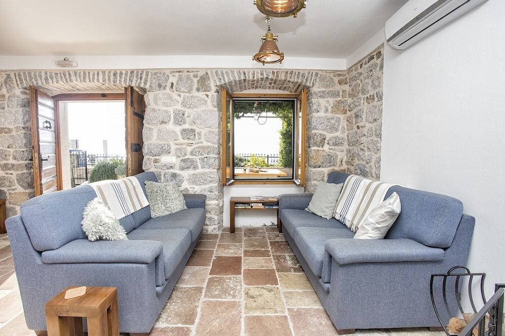 Foto 13 von 30: Freistehendes Haus am Wasser.  Komplett im Jahr 2017 renoviert. 3 B, 2Br