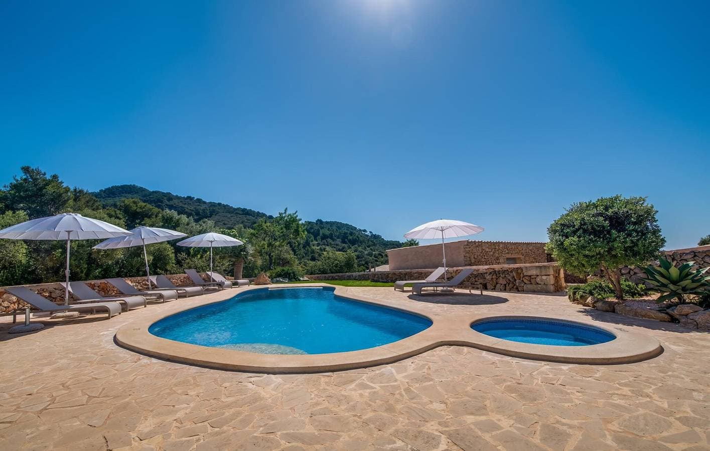 Foto 8 von 43: Meerblick-Wohnung mit Pool, Terrasse & AC | Es Carritxó 800m