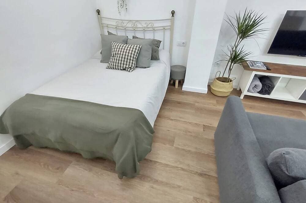 Foto 8 von 19: New apartment in the heart of Valencia, next to the vibrant Plaza del Cedro....