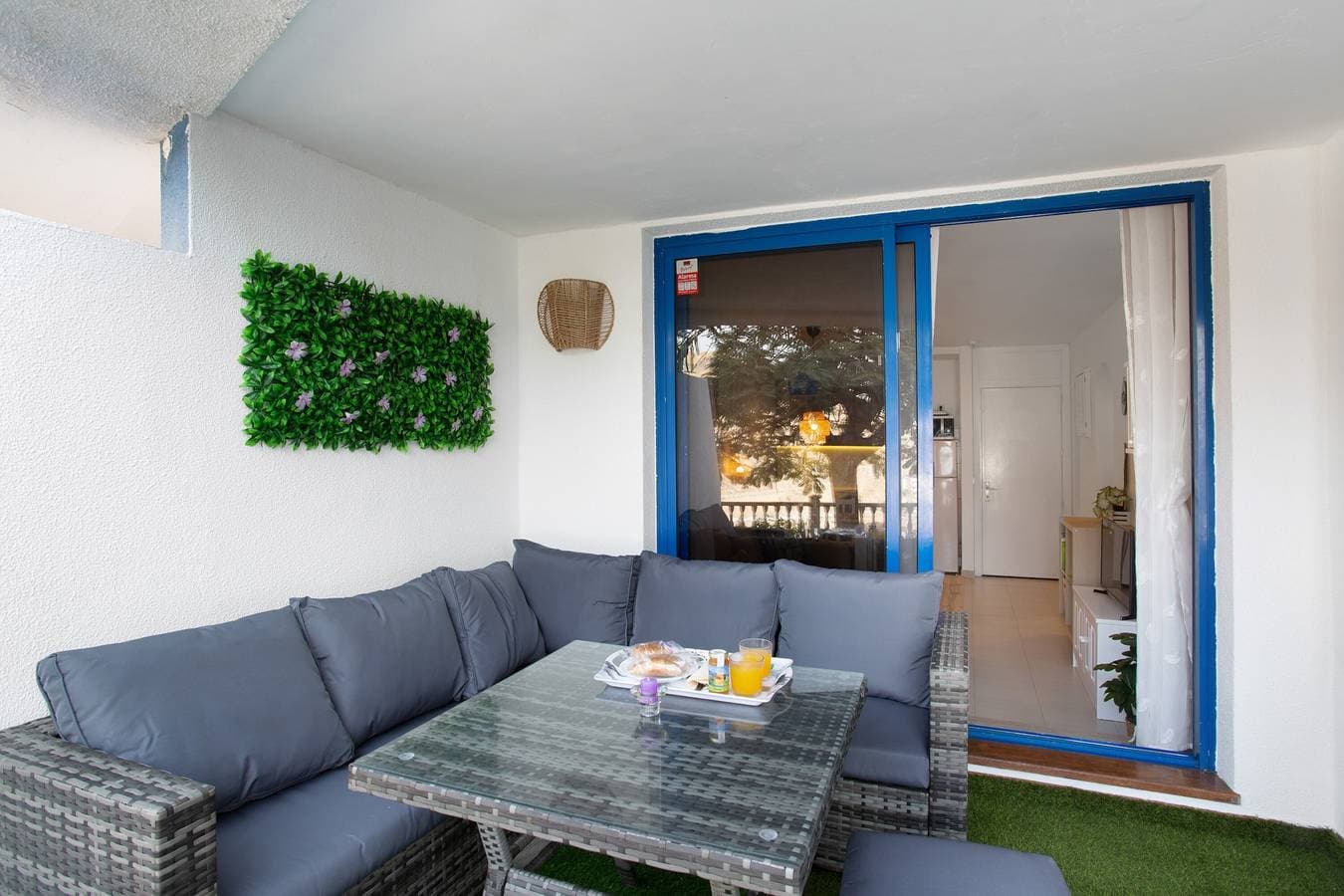 Foto 3 von 32: Ferienwohnung 'Views Of Sunsets' mit Meerblick, Gemeinschaftspool und WLAN