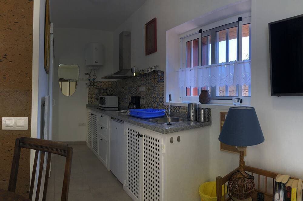 Foto 6 von 19: Dorfshaus komplett renoviert 4 Appartements mit Innenhof in Arico Viejo. B
