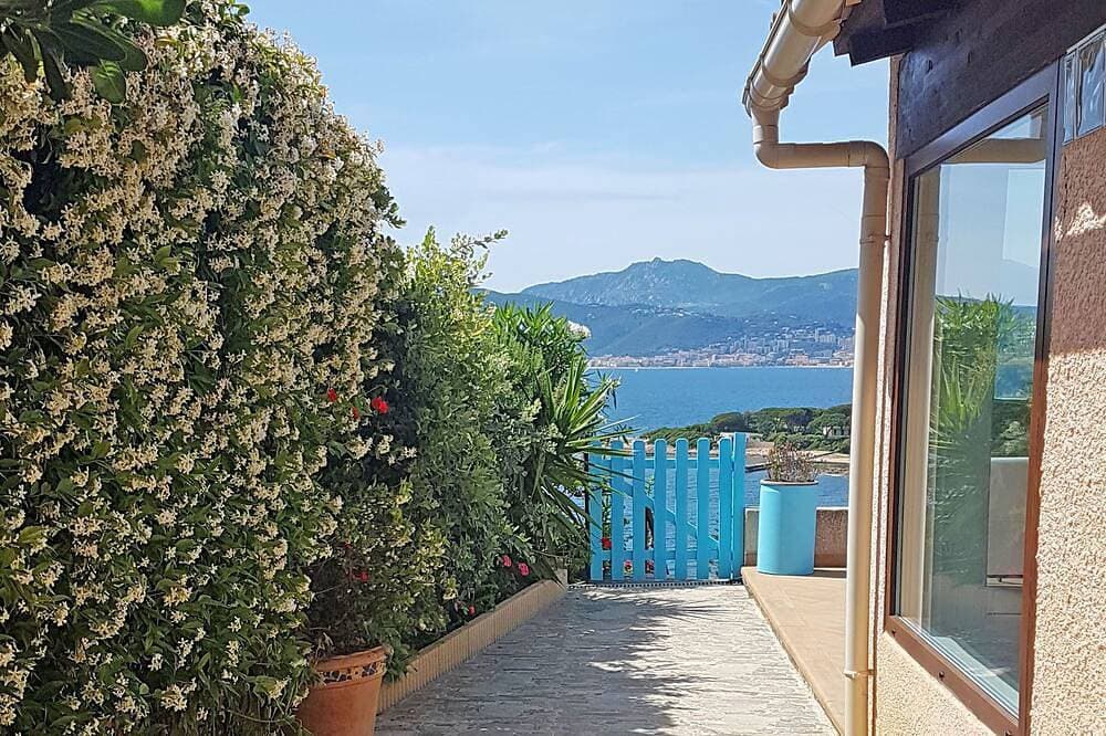 Foto 10 von 30: Doppelhaushälfte mit Privatgarten und Panorama-Terrasse, 150 m. vom Strand