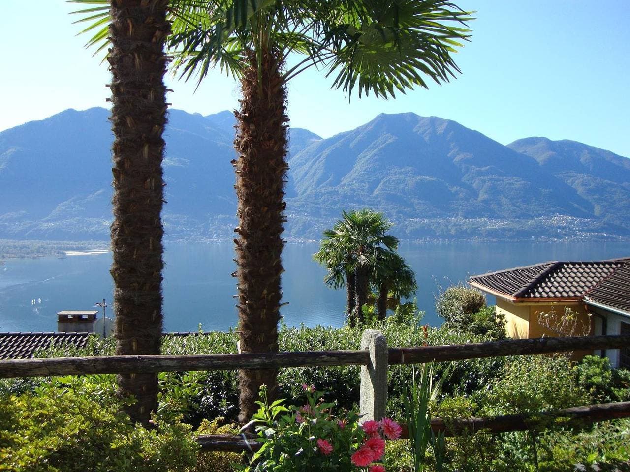 Foto 8 von 27: Gemütliches Ferien-Reihenhaus mit Aussenpool und Terrasse mit Panoramablick