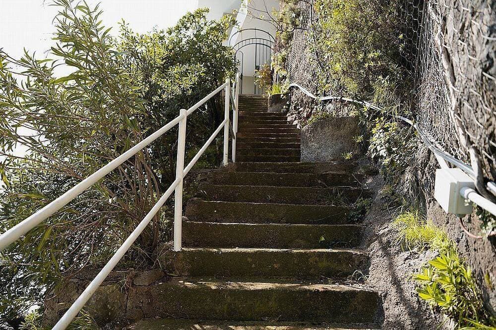 Foto 7 von 30: Villa Teti: A bright three-story villa built sheer above the sea, with Free Wi-Fi.