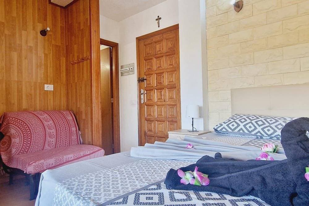Foto 5 von 29: Beautiful Small Studio on Rooftop, Ocean View
