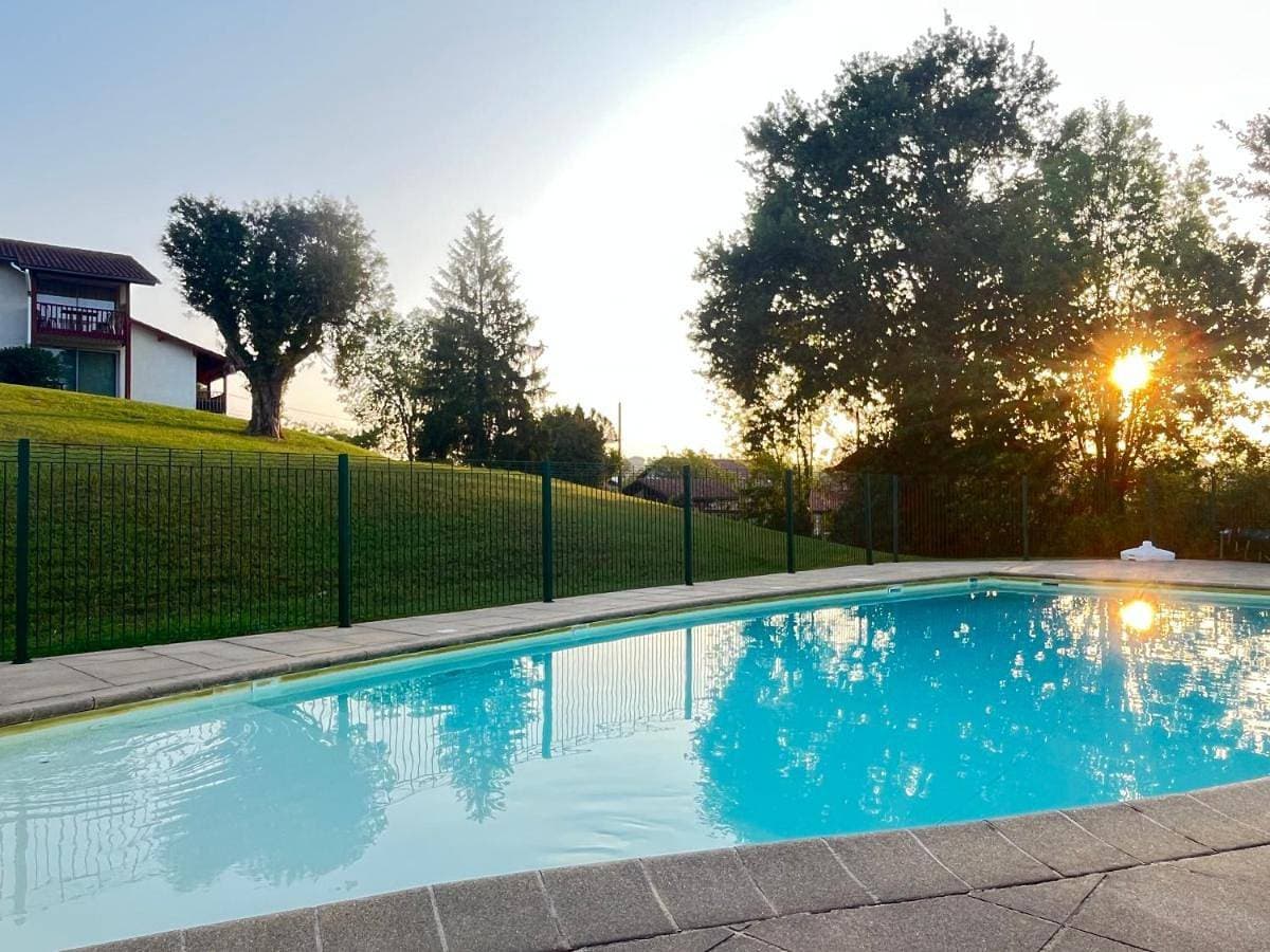 T3 proche d'Espelette dans domaine avec piscine 1