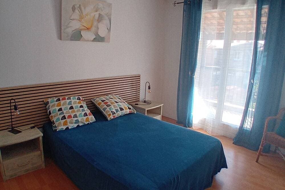Foto 5 von 20: Large house in Provence village of Entressen with enclosed garden planted with trees, quiet location