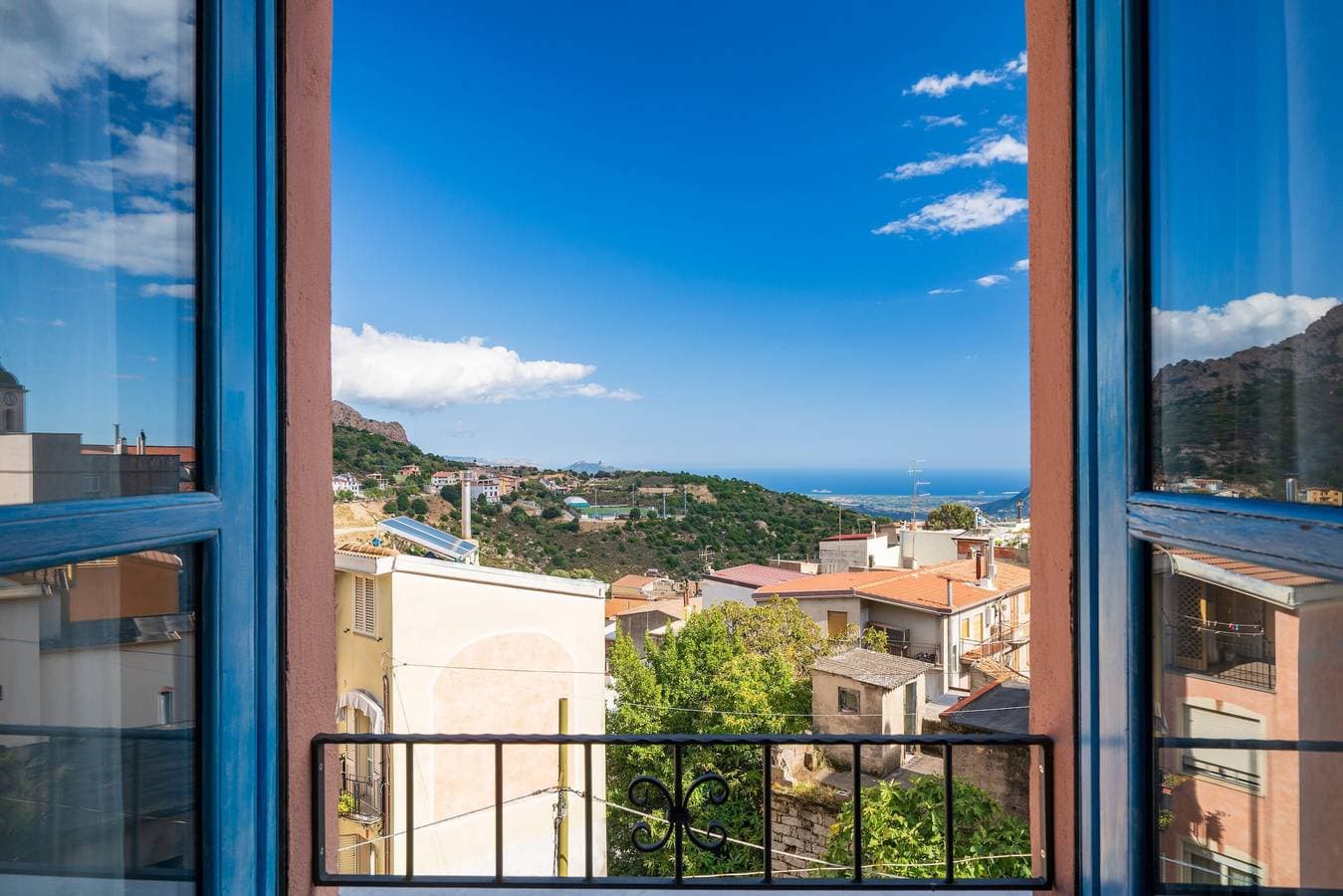 Foto 2 von 45: Ferienhaus 'Sa Omu 'Eccia' mit Meerblick und privater Terrasse