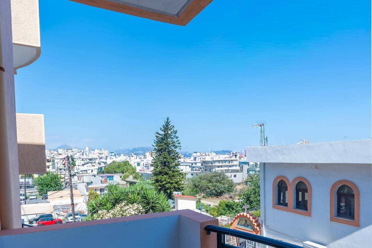 Foto 11 von 22: One-Bedroom Apartment with Balcony and City View