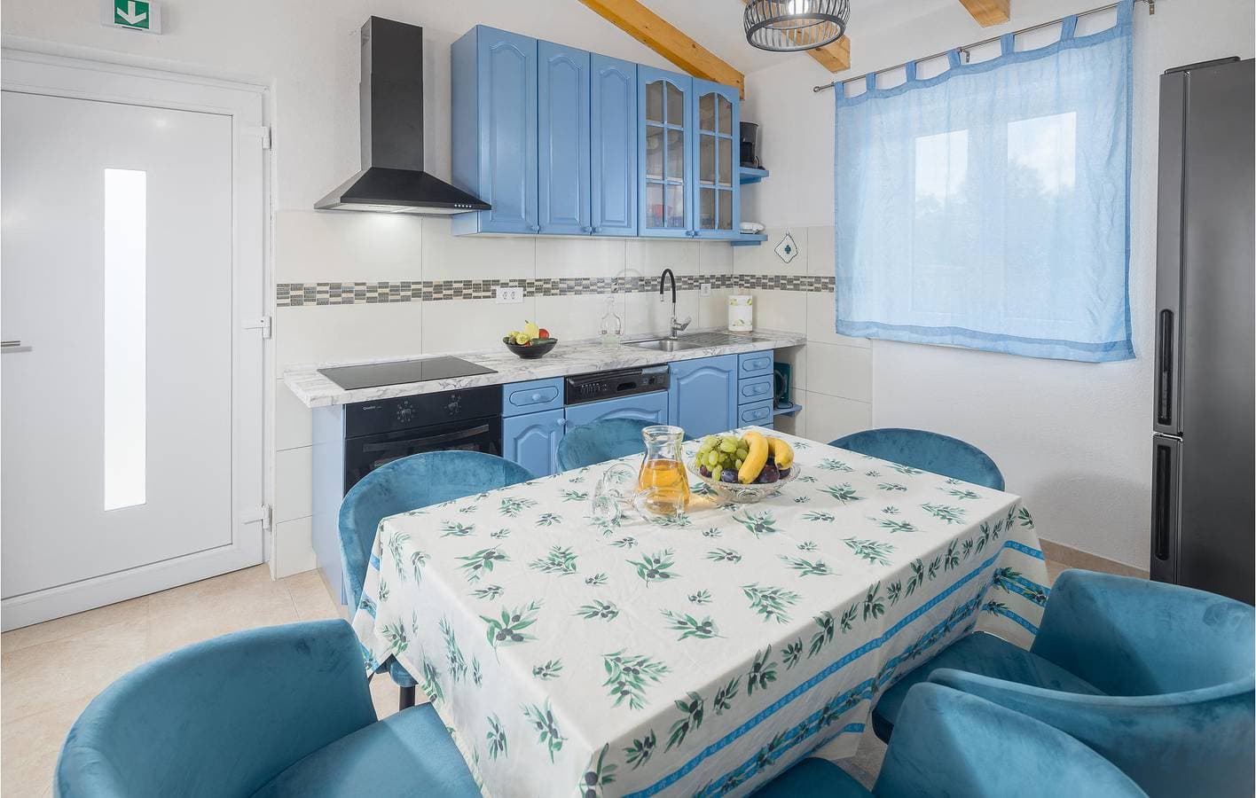 Foto 10 von 35: Charmante 70 m² große Wohnung mit Terrasse, WLAN und Parkplatz in der Nähe des Stadtzentrums von Anzici