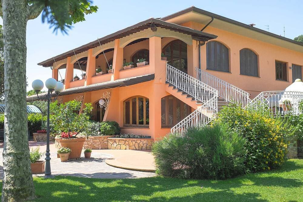 Foto 4 von 30: Haus Gelsomino in der Toskana (Lucca) mit Pool, und spektakulärem Meerblick
