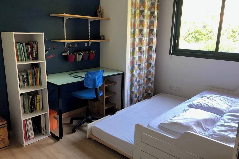 Foto 3 von 30: Angenehmes Holzhaus 2 Minuten vom Meer entfernt inmitten eines Kiefernwaldes