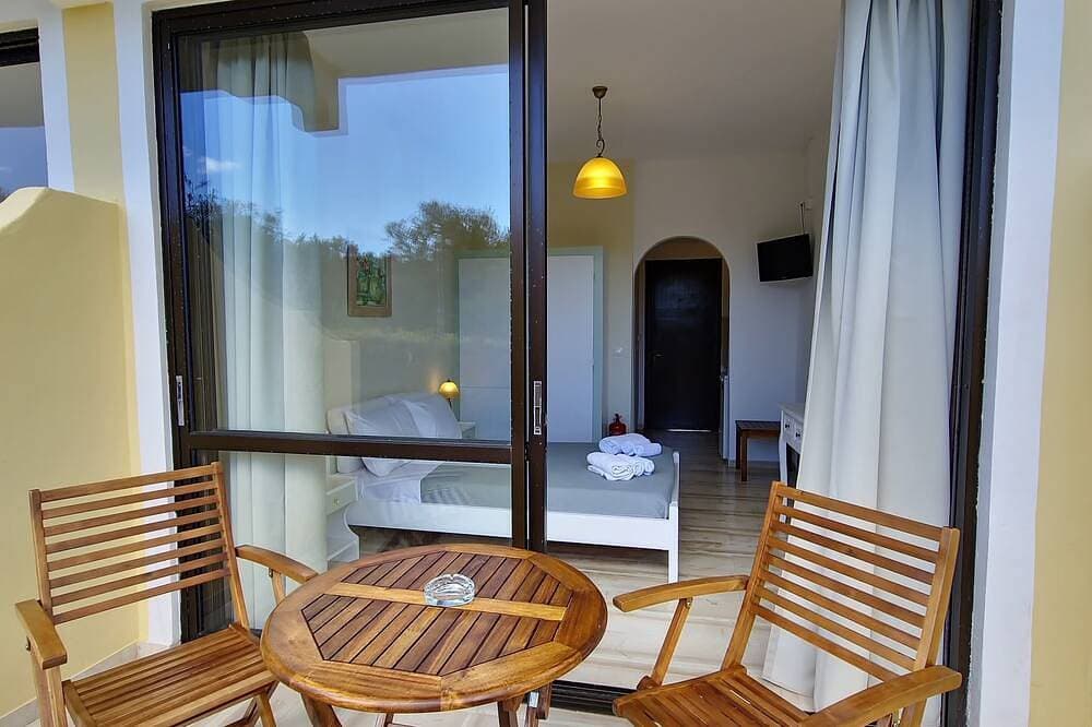 Foto 5 von 30: Cozy studio in a green peaceful area near the beach in delightful Lefkimmi Corfu