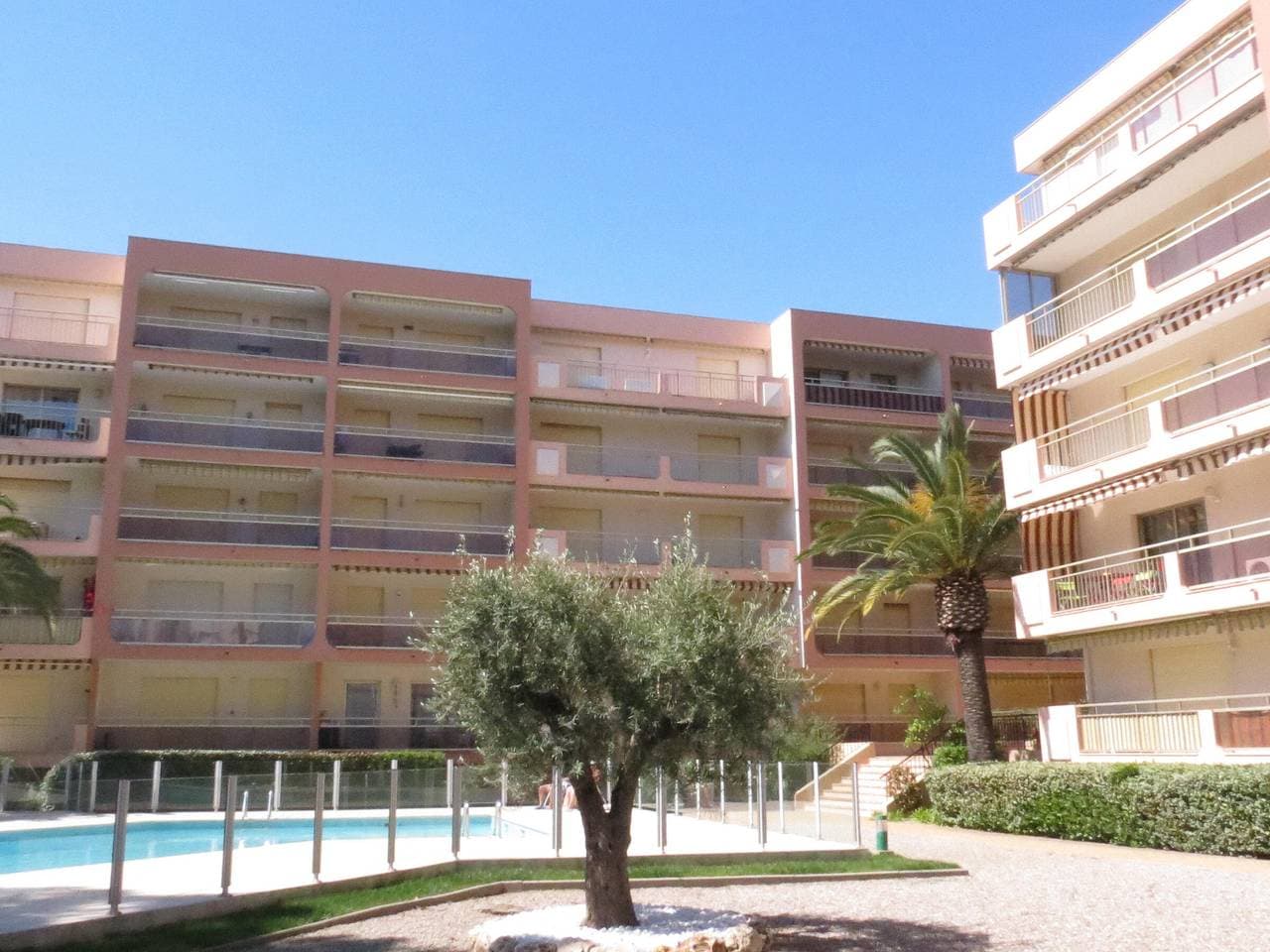 Foto 3 von 23: 2-Zimmer-Wohnung mit Klimaanlage, Pool und Haustieren in Sainte-Maxime