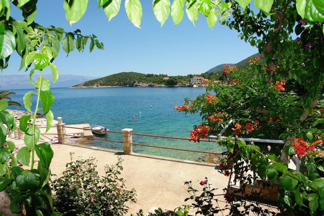 Foto 12 von 27: 1-Zimmer-Ferienwohnung am Strand Bucht Pokrivenik, Hvar A-10419-b