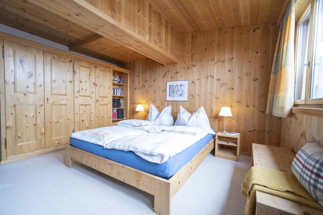 Foto 7 von 30: Chasa Rontsch Madlaina: Charmante 4.5 Zimmer-Dachwohnung mit Panorama-Aussicht mitten in Ftan