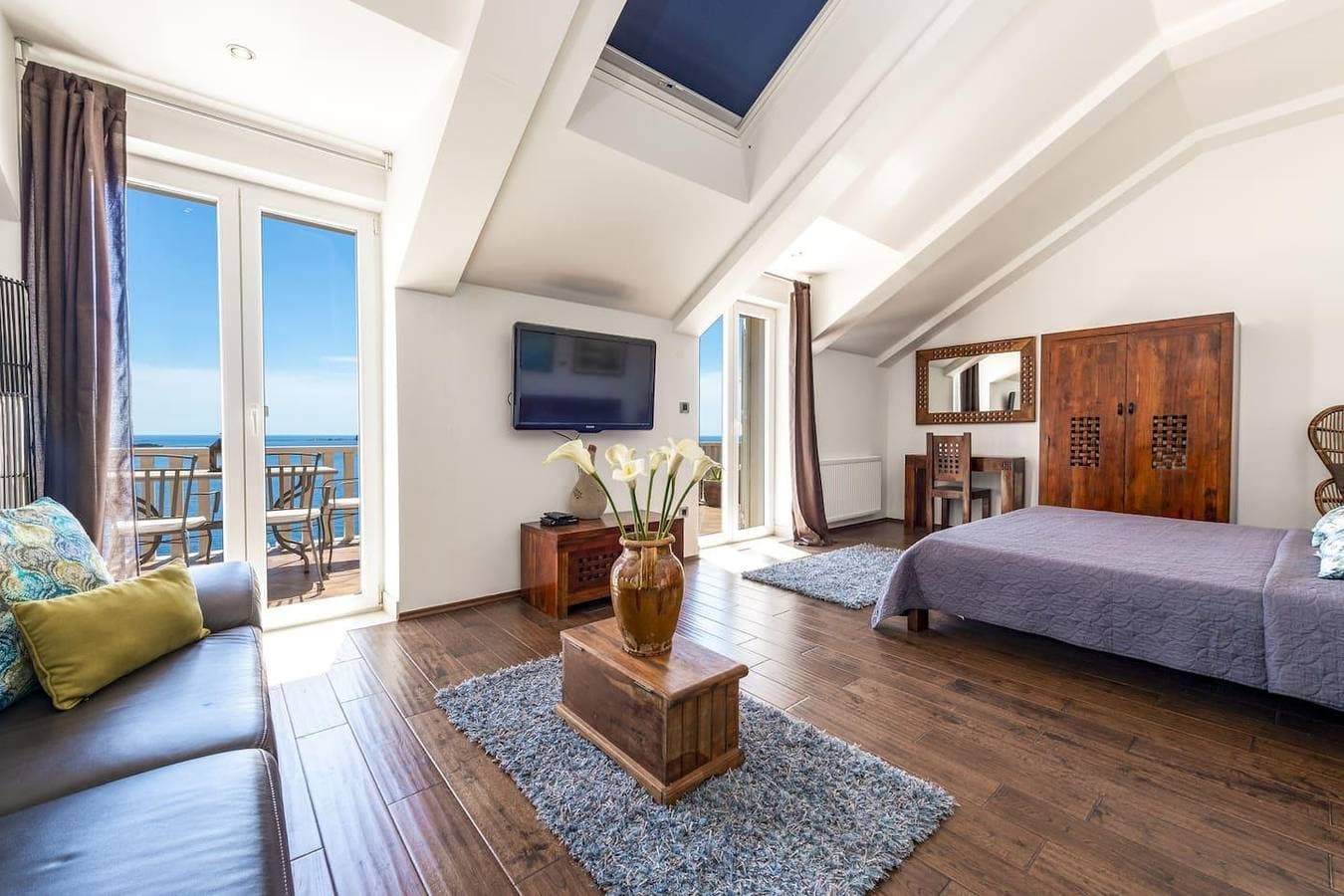 Foto 7 von 50: Villa für 10 Personen mit Balkon