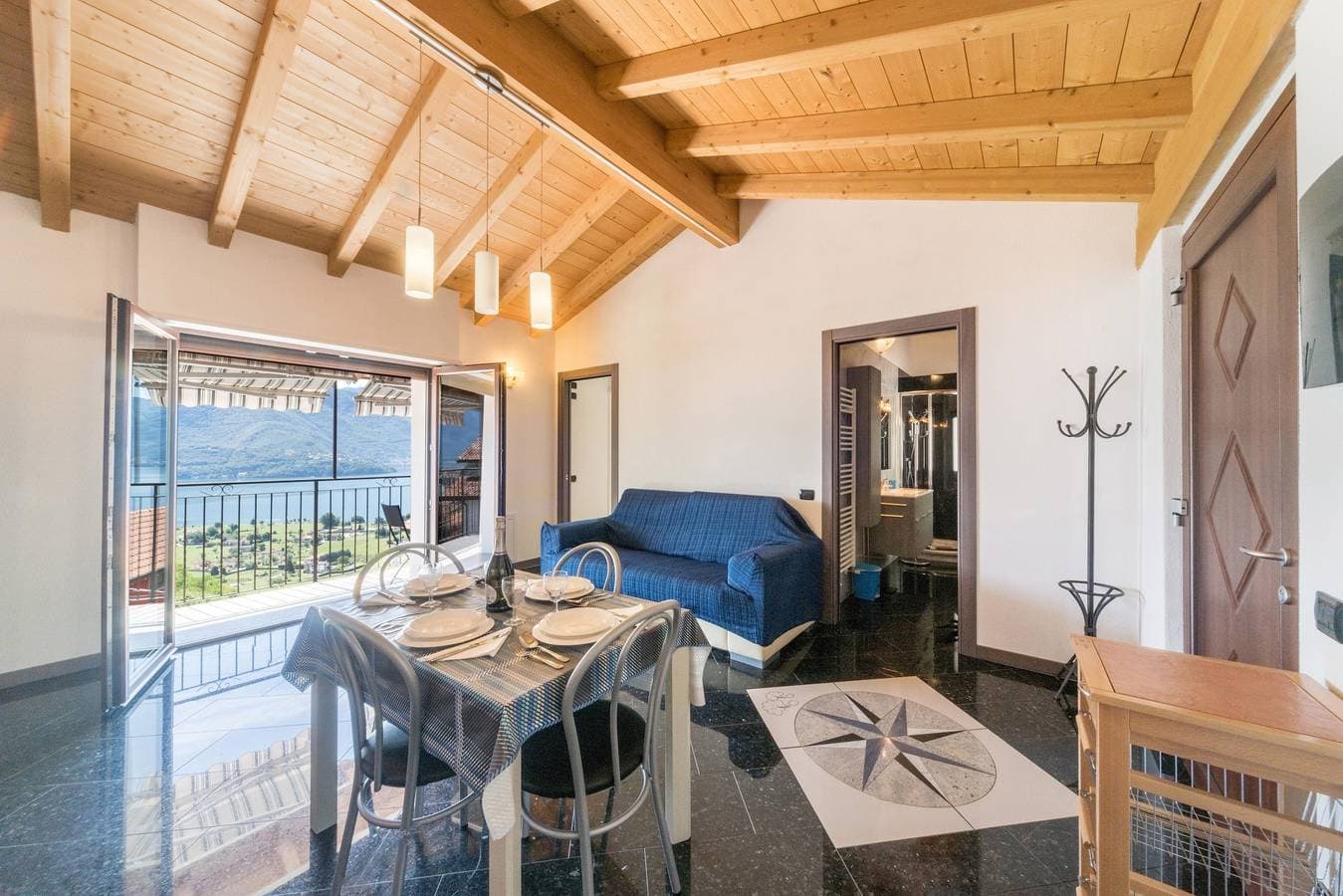 Foto 10 von 24: 1-Schlafzimmer-Wohnung mit Klimaanlage und WLAN, Seeblick, Garten, Parkplatz