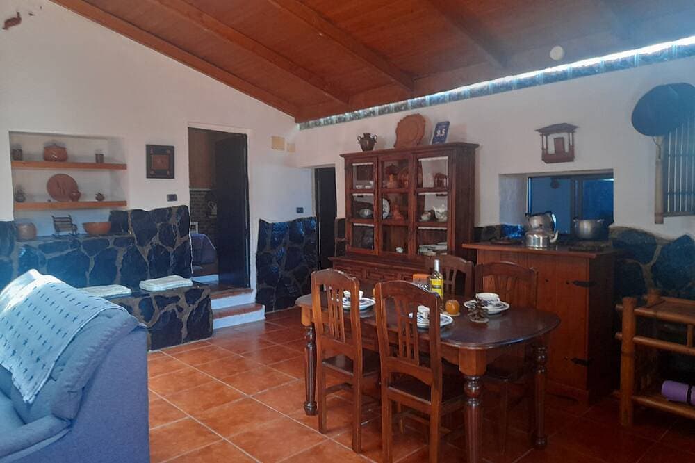 Foto 7 von 30: Tolles kanarisches typisches Haus mit Außenpool und WLAN
