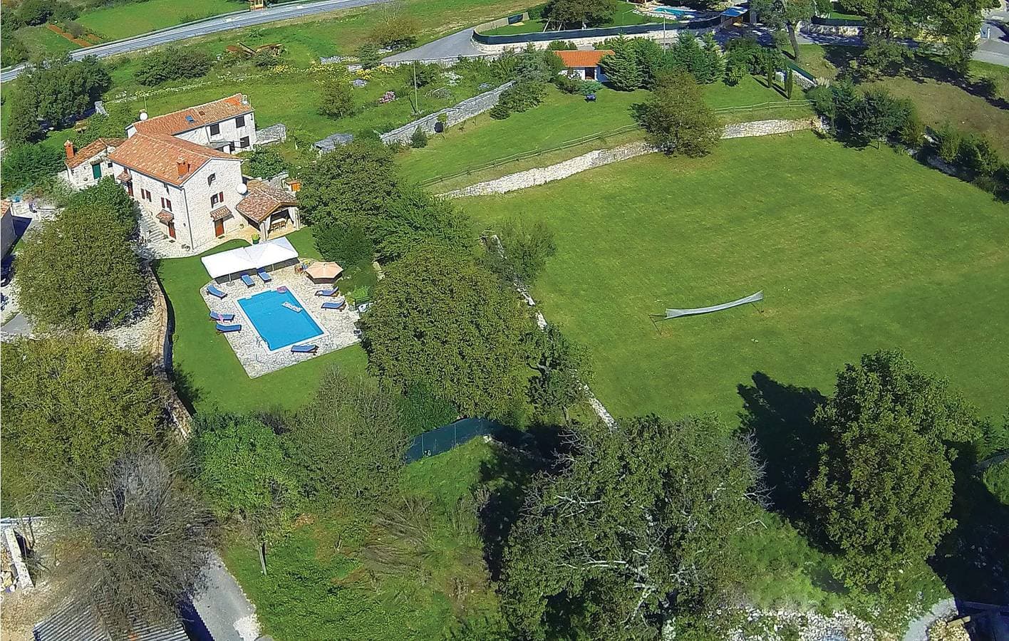 Foto 2 von 53: Gemütliche Ferienwohnung mit Pool und Terrasse in Jakovici – 600 m vom Stadtzentrum entfernt