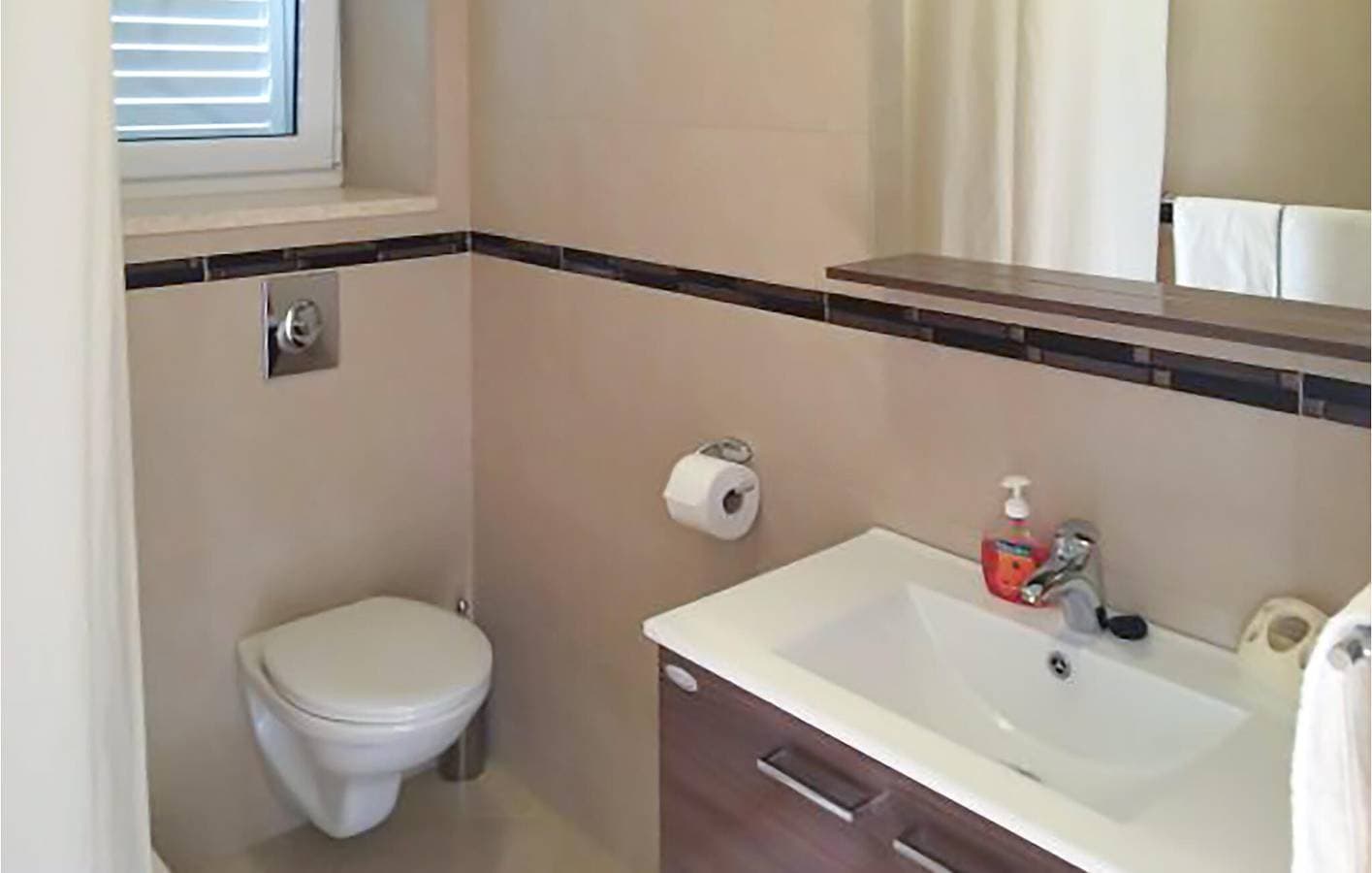 Foto 12 von 20: Apartment mit Meerblick, Pool, Terrasse und nur wenige Schritte vom Strand entfernt