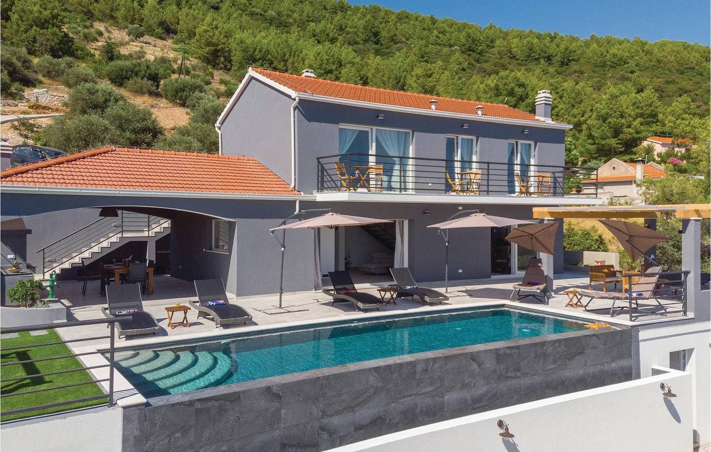 Foto 4 von 56: Reizende 164 m² große Wohnung mit Pool, Terrasse und nur 600 m vom Strand entfernt