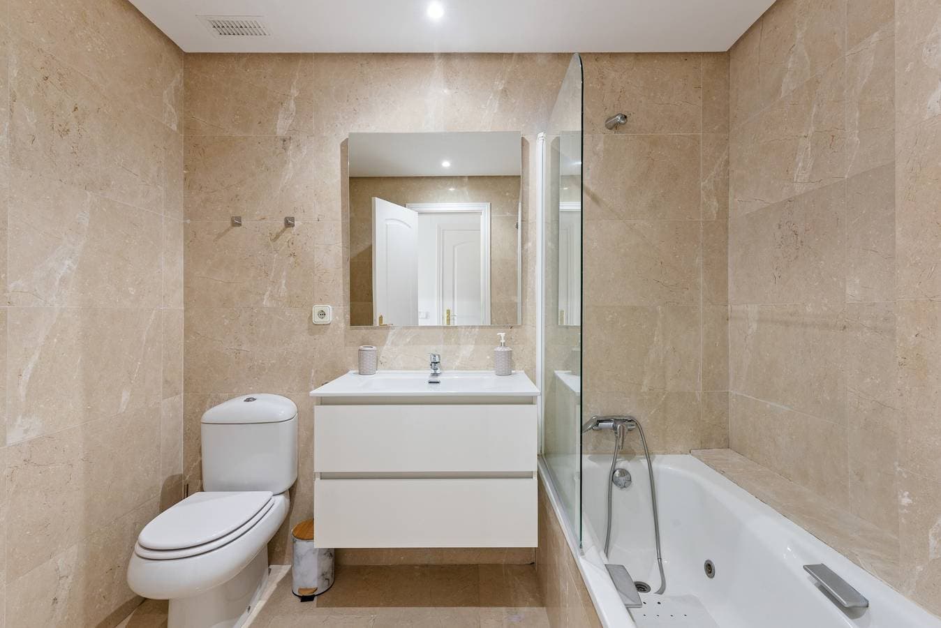 Foto 10 von 24: Apartment 'Brisa Del Puerto' mit Gemeinschaftspool, WLAN und Klimaanlage