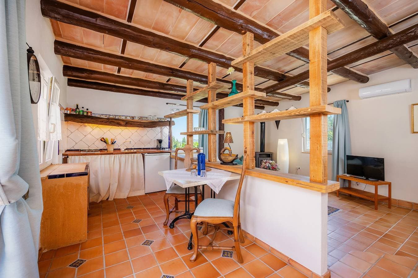Foto 8 von 28: Ferienwohnung „Individual Guesthouse Mallorca“ mit Bergblick, Pool und WLAN
