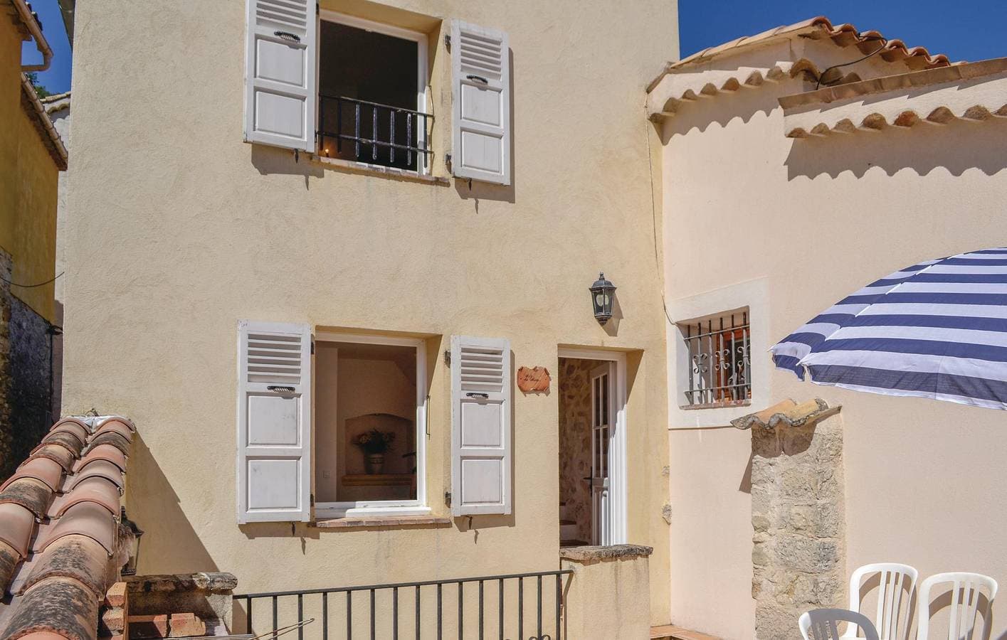 2km zu Roquestéron-Grasse & L'Estéron: TV, Kabel, Freezer & More 1