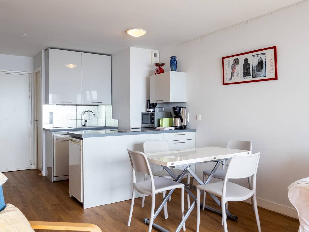 Foto 4 von 19: Appartement 'Vue Mer By Madame Est Servie' mit Meerblick und Balkon