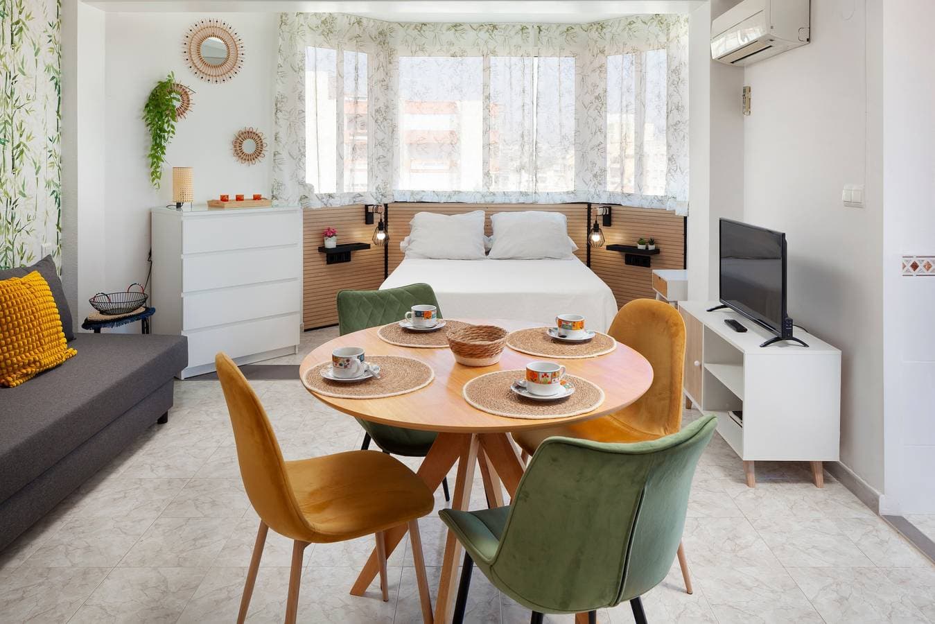 Foto 12 von 25: Studio-Apartment 'Torre Del Mar' mit Meerblick, WLAN und Klimaanlage