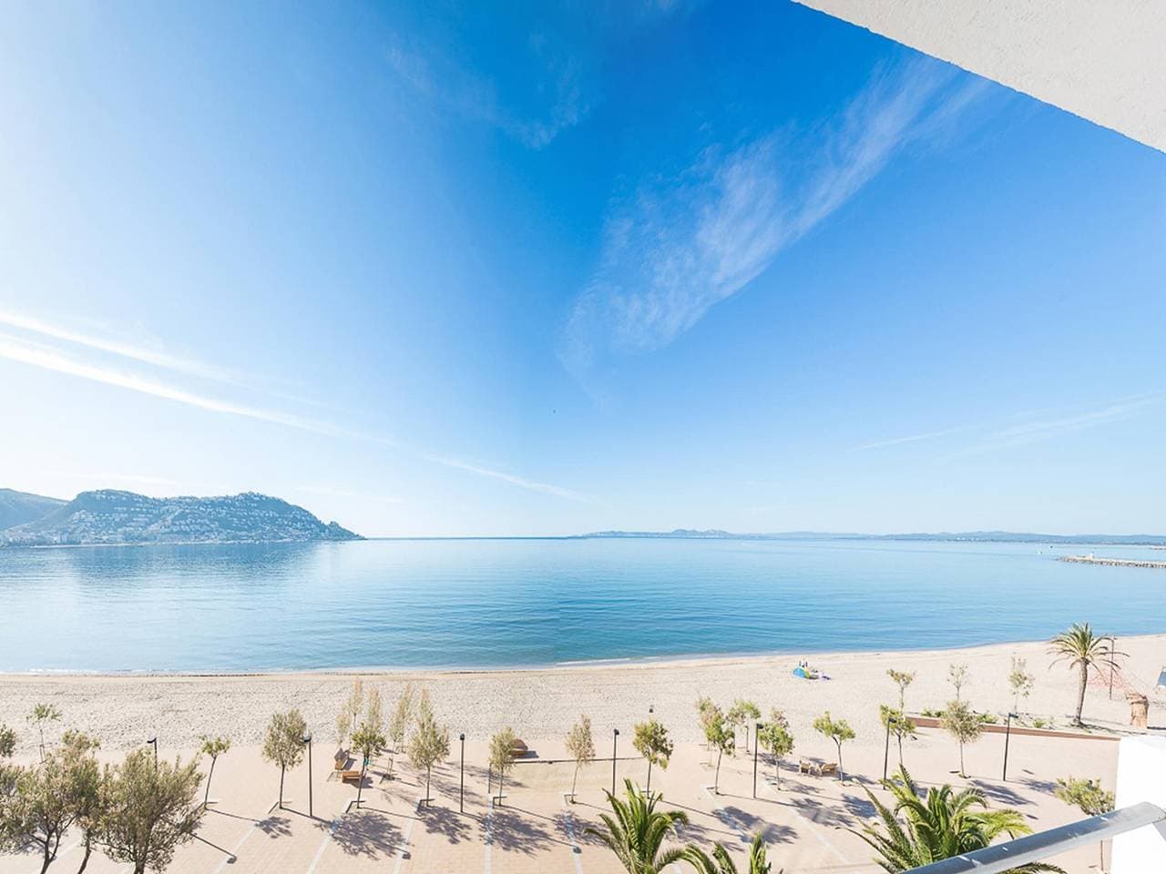 Foto 8 von 34: Designer-Ferienwohnung, direkt am Meer, mit Panorama-Blick, modernen Annehmlichkeiten und WLAN