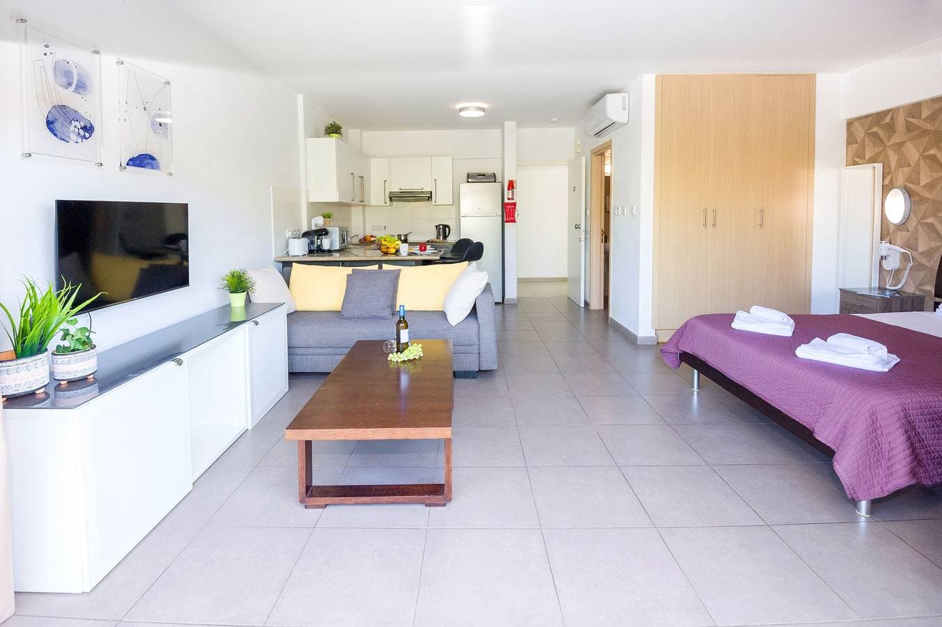Foto 12 von 38: Ferienwohnung für 3 Personen mit Pool