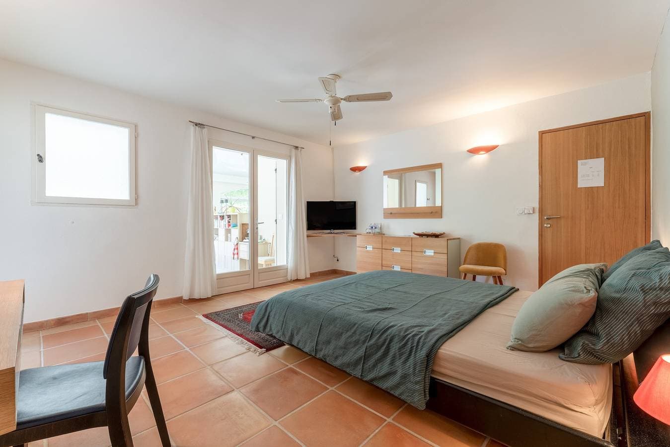 Foto 5 von 23: Bed & Breakfast 'Chambre D'hôtes - Les Hirondelles' mit Gemeinschaftspool, WLAN & Klimaanlage