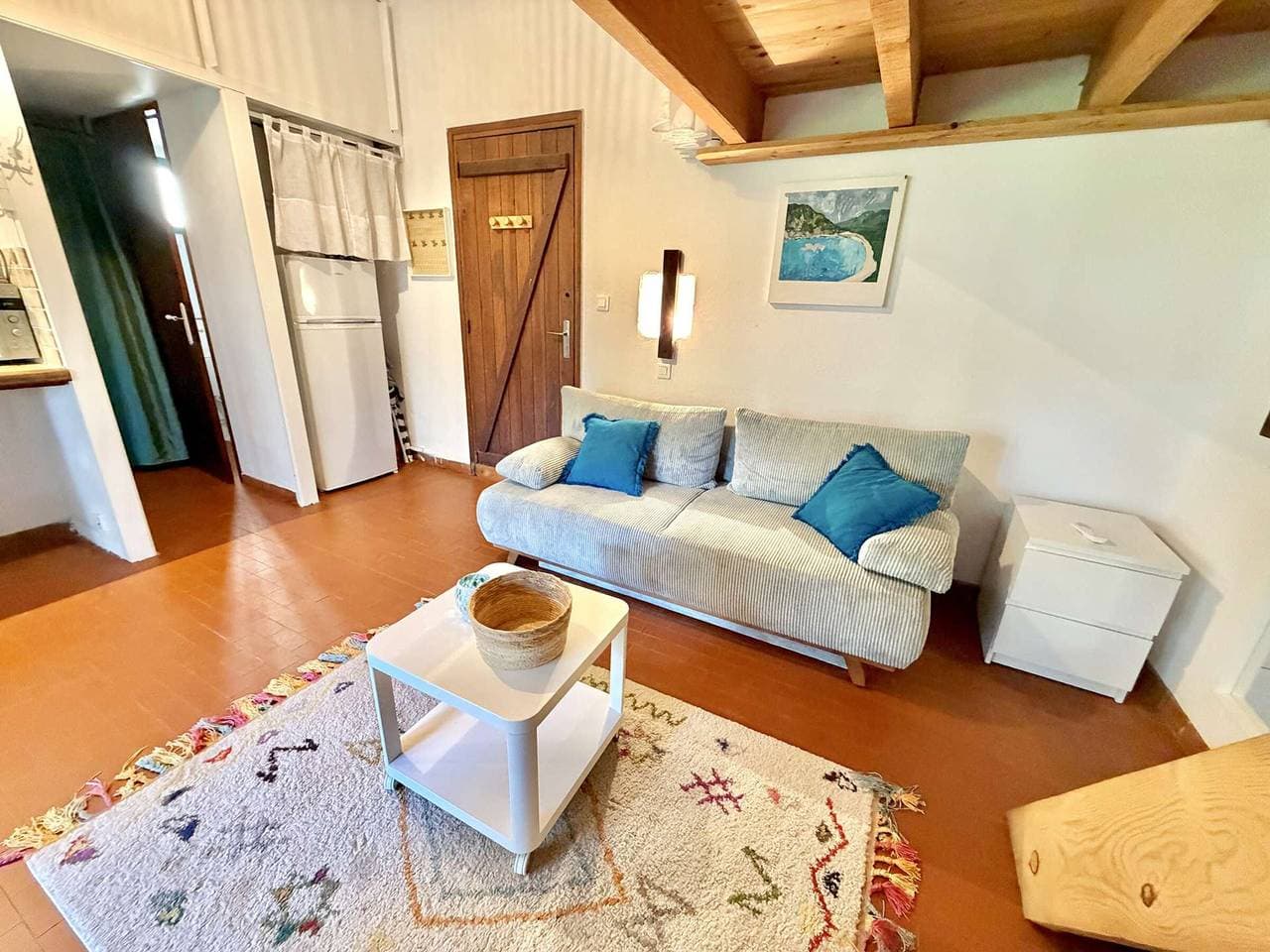 Foto 5 von 13: Mini-Villa in Porto-Vecchio, nahe Strand, Terrasse, privater Parkplatz