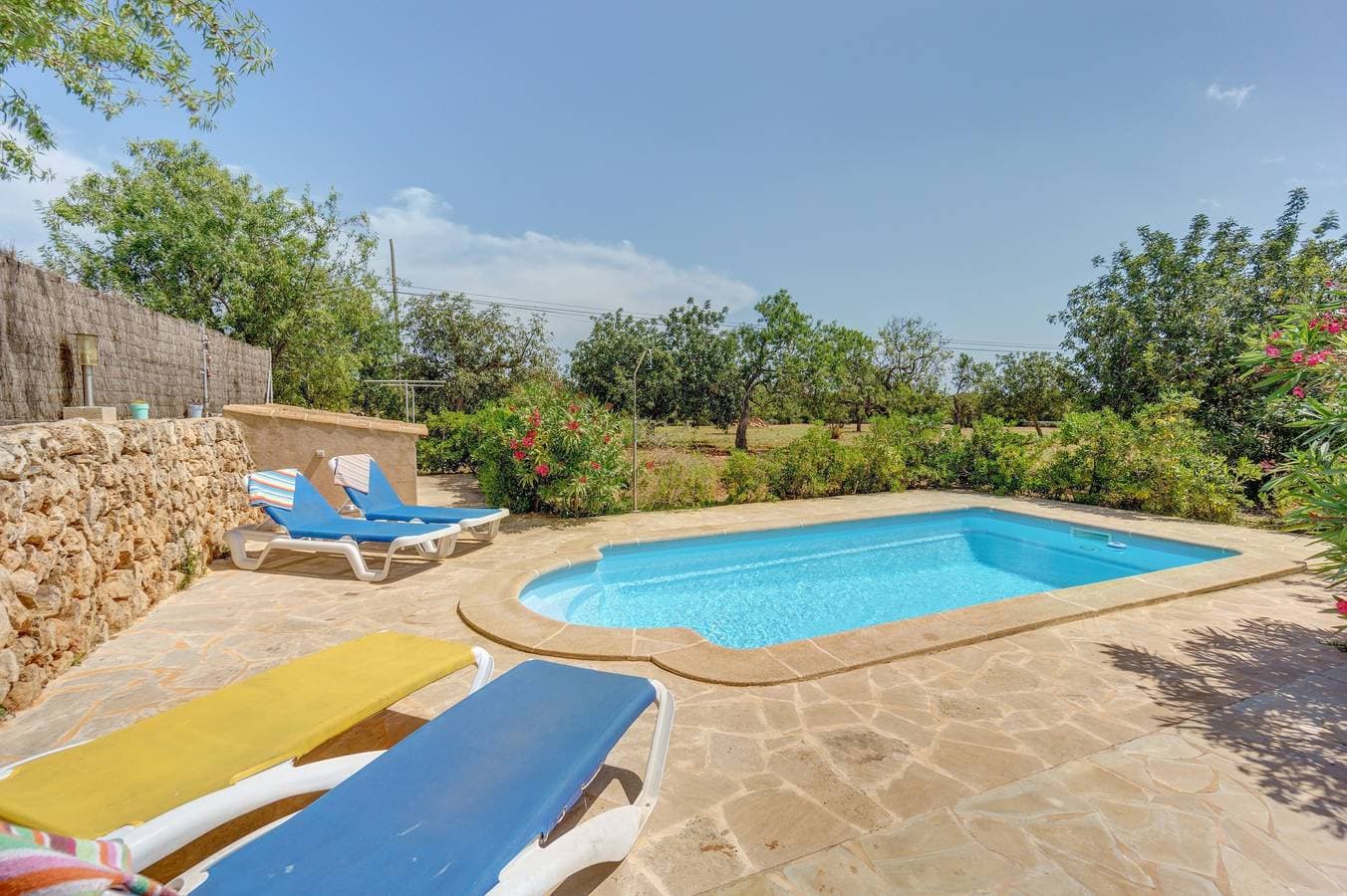 Foto 2 von 27: Finca "Sa Barraca d'en Camine" mit Pool in der Natur