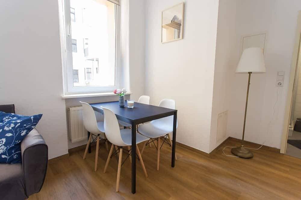 Foto 11 von 13: FullHouse | Halle | T28 Hawk Apt.