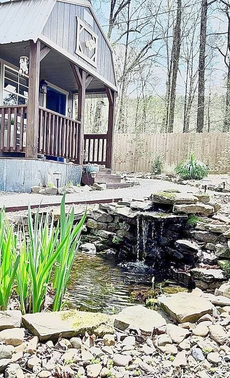 Foto 10 von 38: Private & Cozy cabin with Hot Tub-Coffee Bar-Cowboy Pool