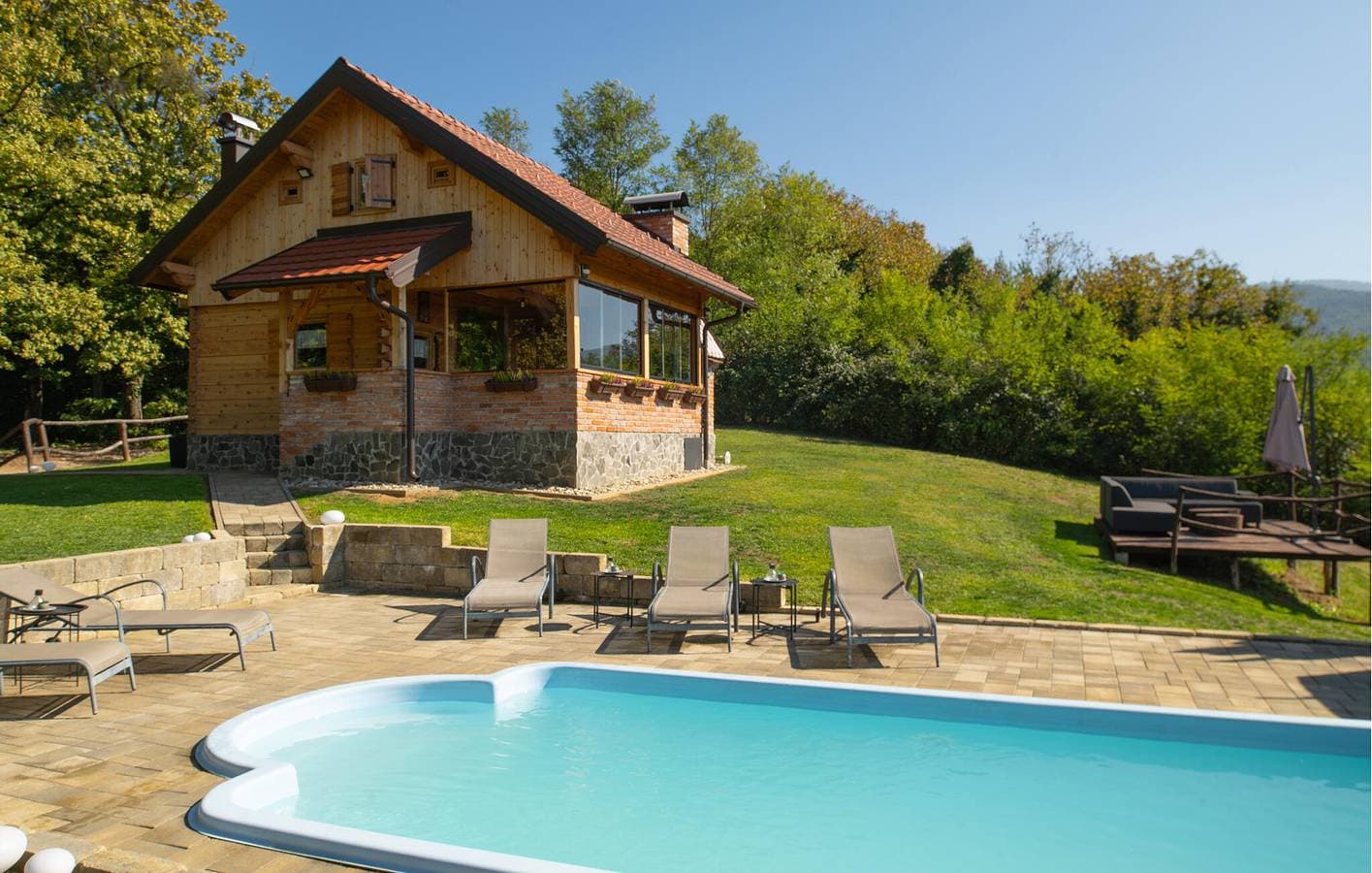 Foto 5 von 39: Schickes Apartment mit Pool, Terrasse, WLAN und Parkplatz in der Nähe von Sehenswürdigkeiten