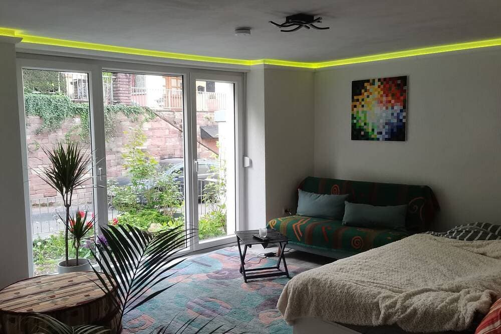 40 qm Wohnung mit Sommergarten 1