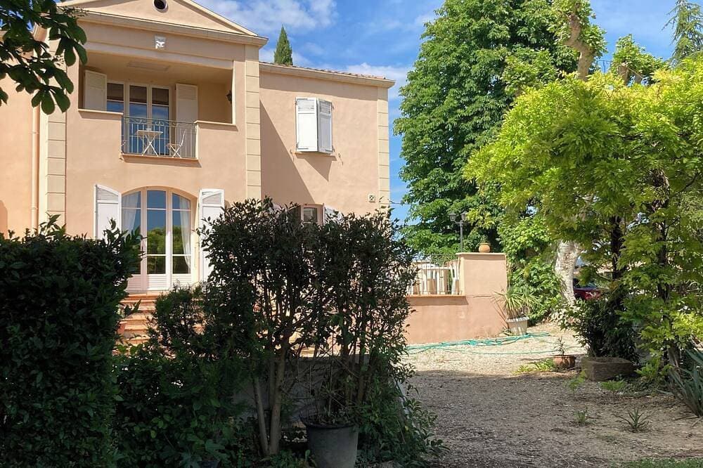 Au Cœur de la Provence Superbe Maison de 230m2jardin 2500m2 Jacuzzi11 Couchages 1