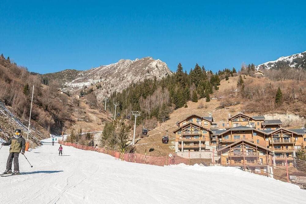 Foto 12 von 26: Bis 50m skipiste, 12te Etage, balkon, parkmöglichkeiten, fernseher, schließfach für die skier, 42m²
