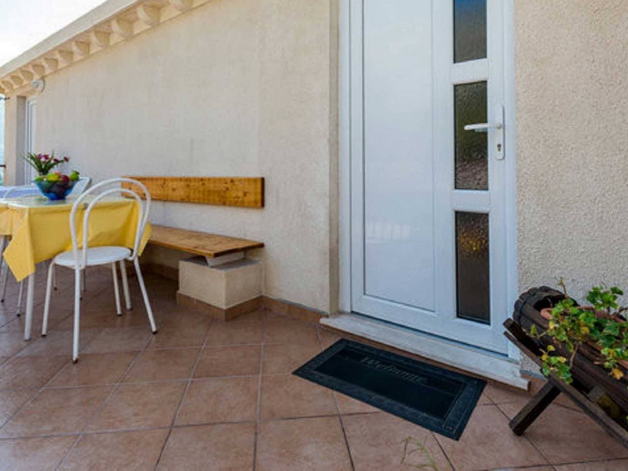 Foto 13 von 15: Guest House Fontana -  Studio Apartment with Sea View (2 Adults)