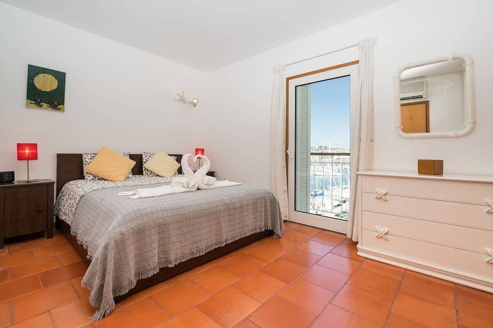 Foto 2 von 30: Ausgezeichnete Maisonette-Wohnung in der ersten Linie des Yachthafens von Lagos