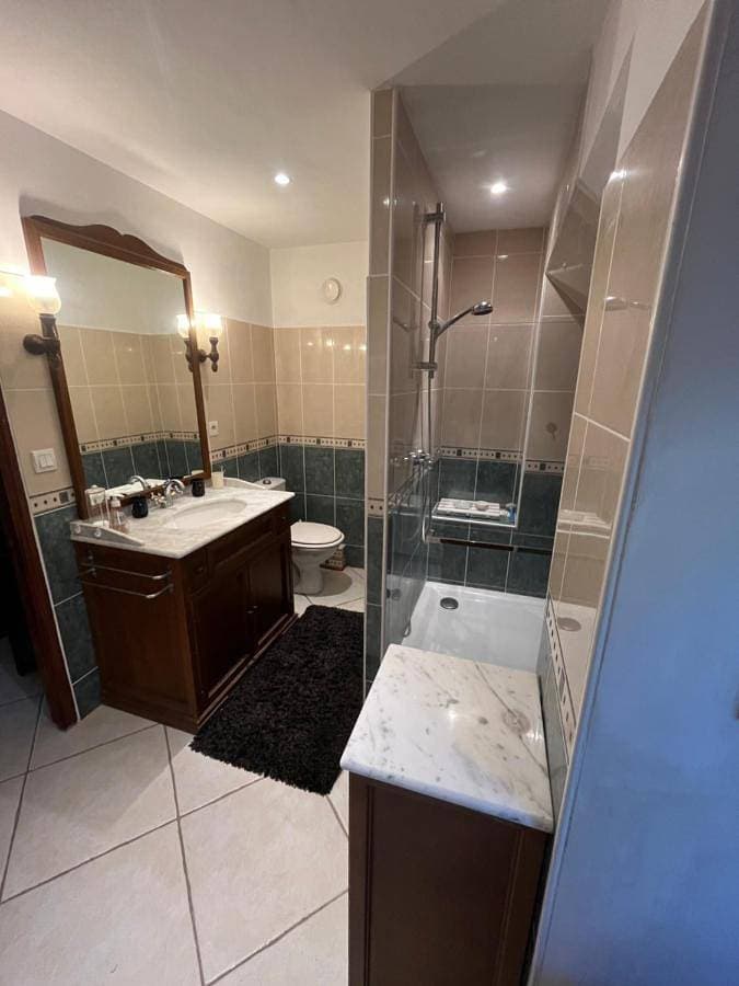 Foto 4 von 15: Three-Bedroom House