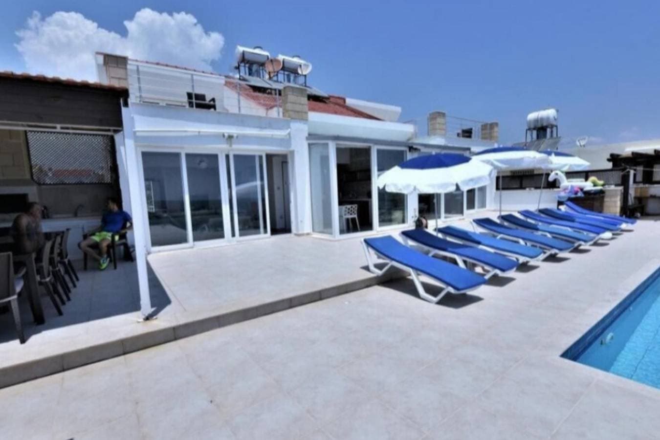 Foto 13 von 49: Villa für 10 Personen mit Garten