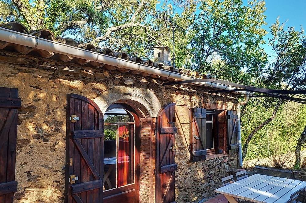 Foto 6 von 10: Le Cabanon Dans La Foret