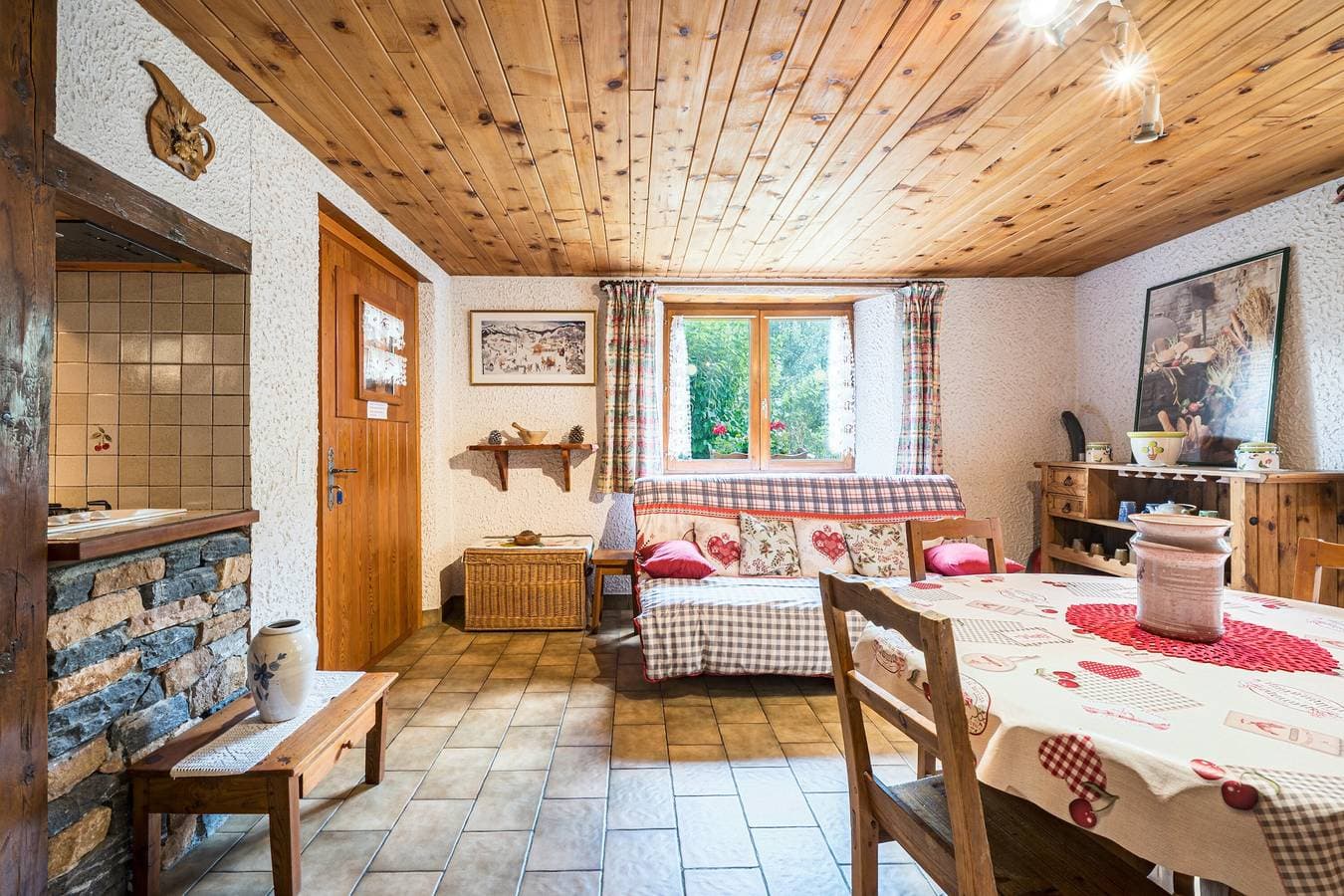 Foto 7 von 25: Ferienwohnung „Montagnard Savoyard“ mit Bergblick, privater Terrasse und WLAN