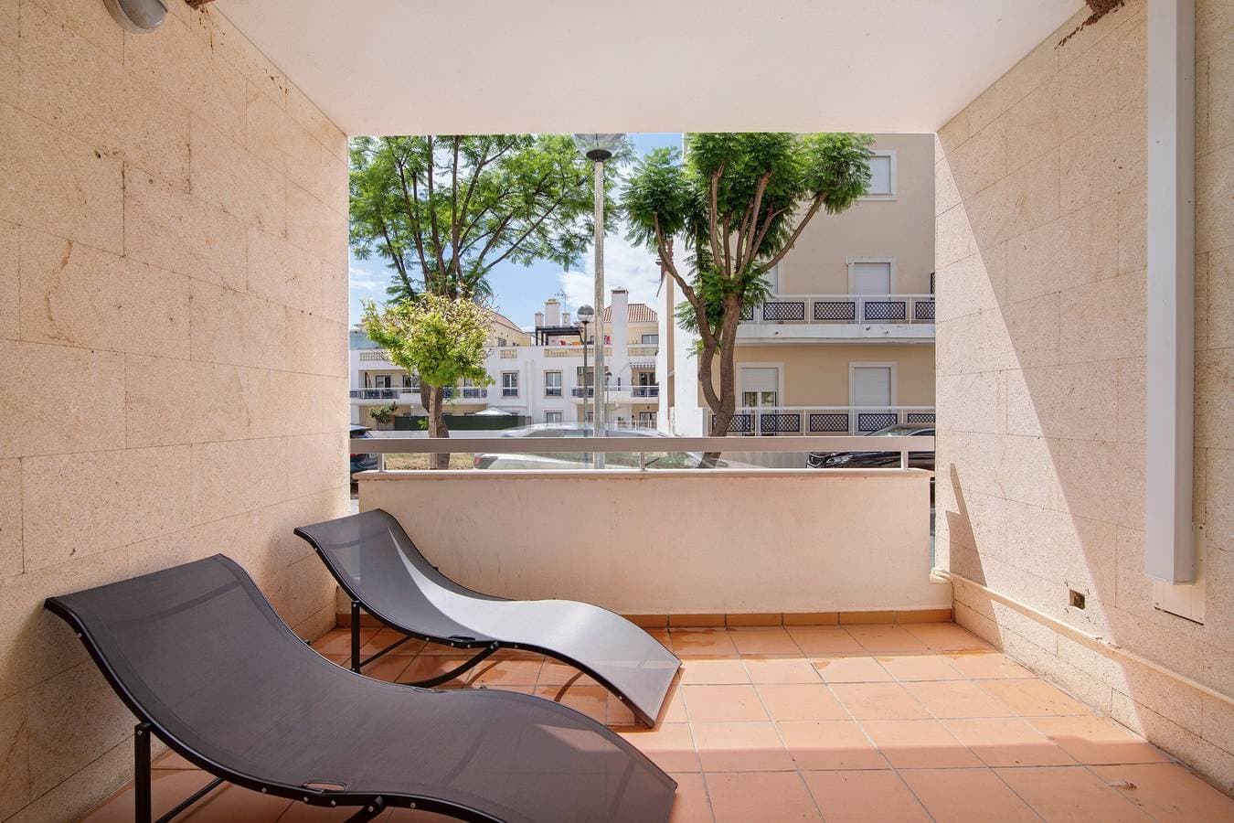 Foto 4 von 24: Ferienwohnung 'T2 D Apt Amendoeira' mit Gemeinschaftspool, 2 Balkonen und WLAN